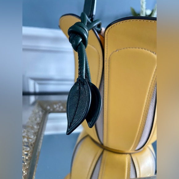 Kate Spade Novelty Petal Flower Bucket Bag- Yellow Morning Light - Picture 5 of 12